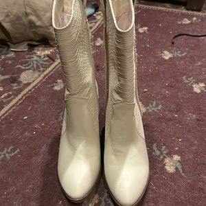 Mia never worn off white healed boots